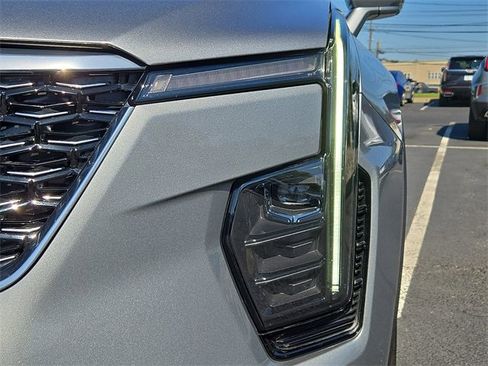 Certified 2024 Cadillac XT4 Luxury w/ LPO, Floor Liner Package image 9