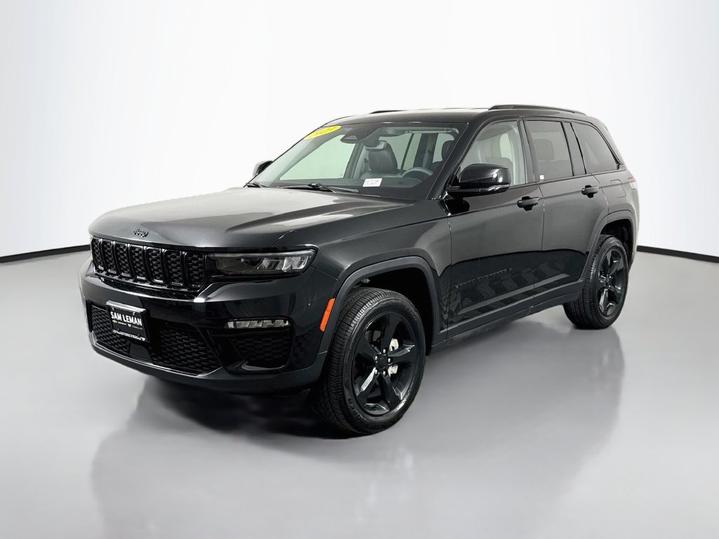 Used 2023 Jeep Grand Cherokee Limited w/ Black Appearance Package AWD/4WD image 3
