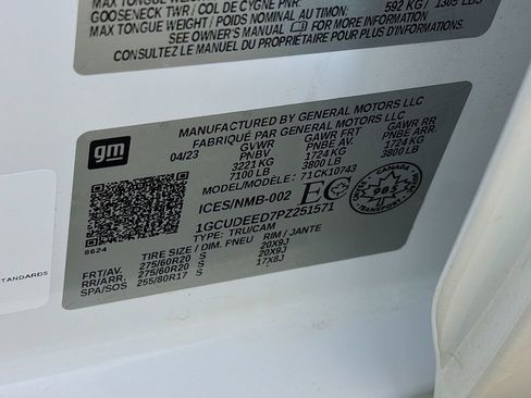 Used 2023 Chevrolet Silverado 1500 RST AWD/4WD image 38