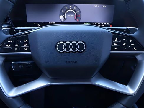 New 2026 Audi Q3 quattro 2.0T w/ Technology Package AWD/4WD image 17