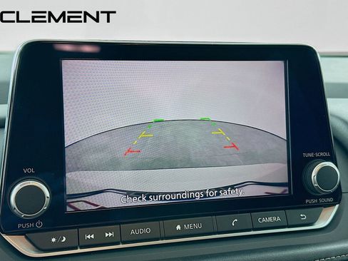 Used 2024 Nissan Rogue S image 19