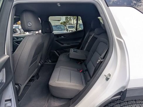 Used 2025 Chevrolet Equinox LT FWD image 11