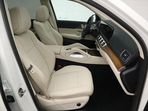 New 2026 Mercedes-Benz GLS 450 4MATIC image 21