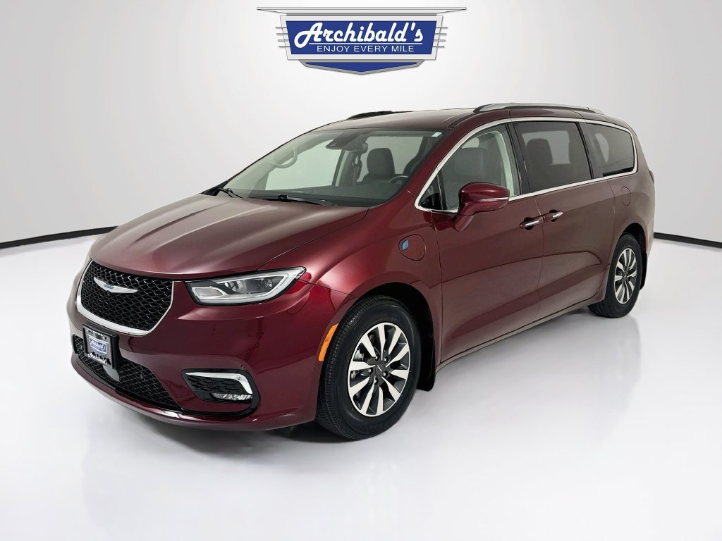 Used 2021 Chrysler Pacifica Touring-L FWD image 3