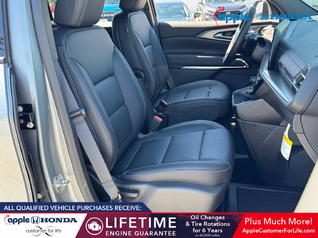 Used 2026 Chevrolet Traverse LT w/ Driver Confidence Package FWD image 22