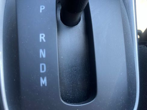 Used 2022 Chevrolet Trax LT w/ LT Convenience Package AWD/4WD image 18