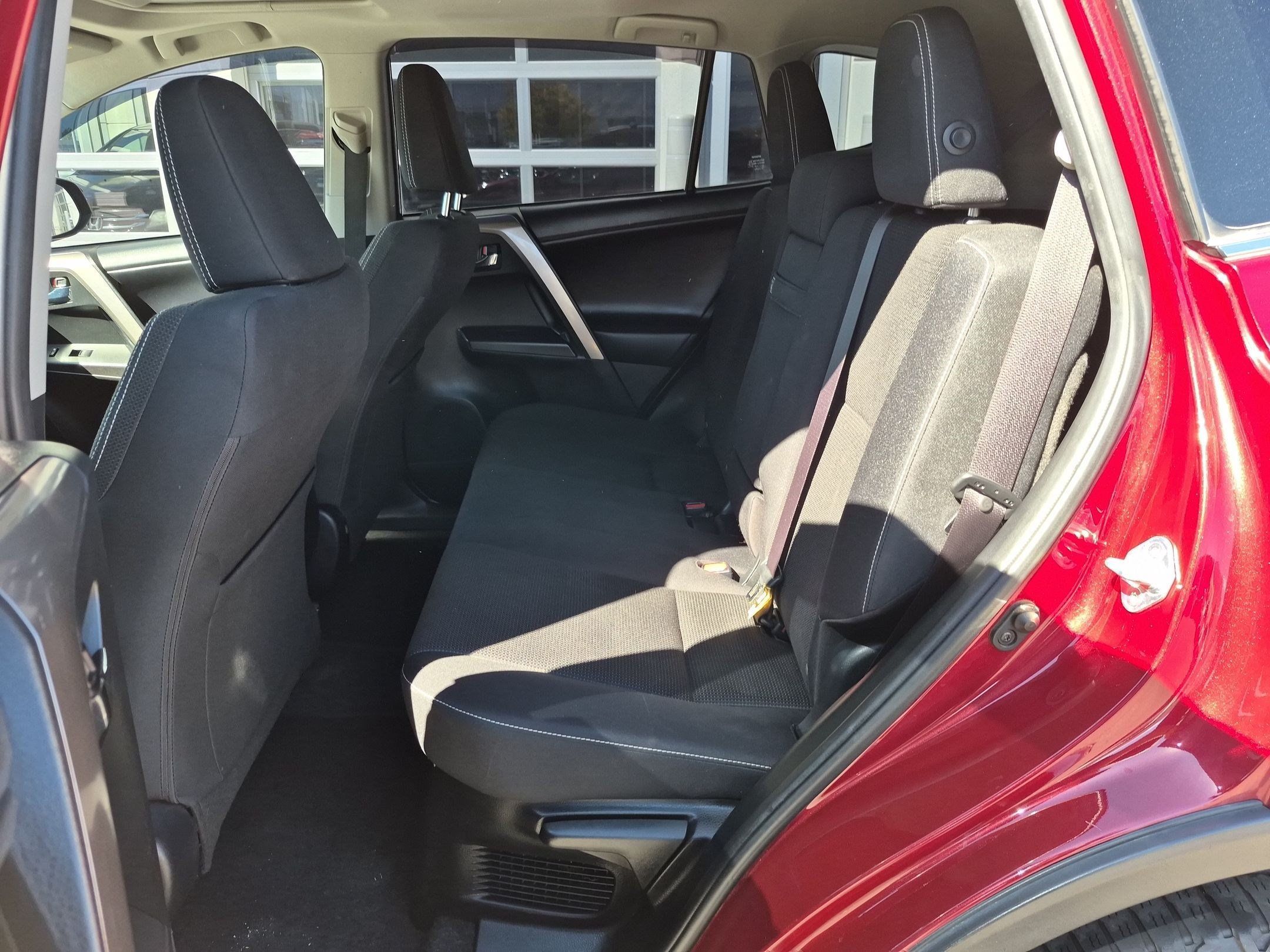 Used 2018 Toyota RAV4 XLE w/ Convenience Package AWD/4WD image 29