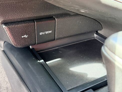 Used 2020 Toyota Camry SE image 23