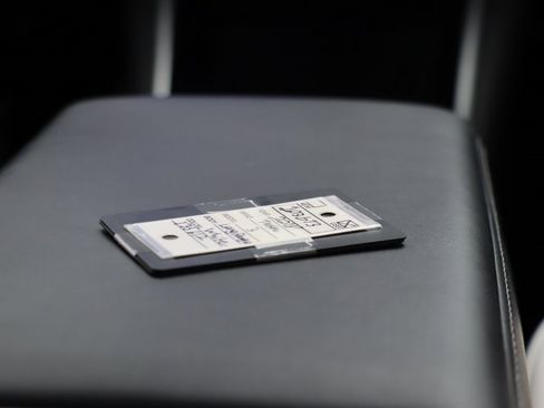 Used 2018 Tesla Model 3 image 13