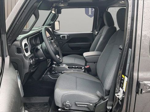 New 2025 Jeep Gladiator Sport image 19