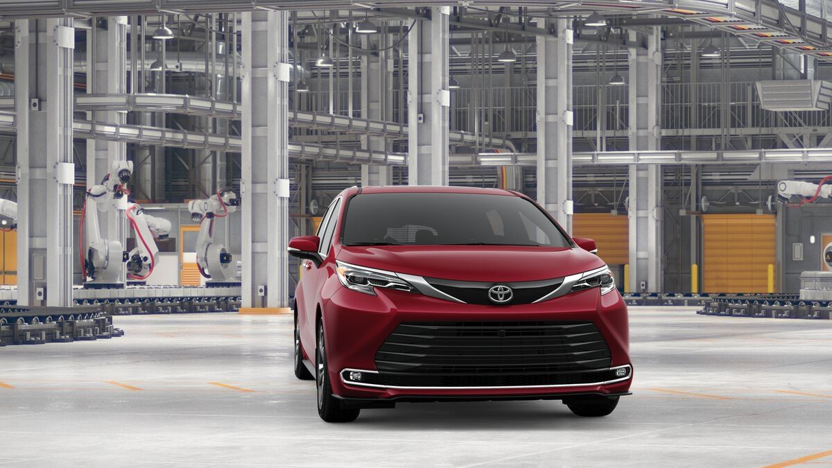 New 2026 Toyota Sienna Platinum AWD/4WD image 16