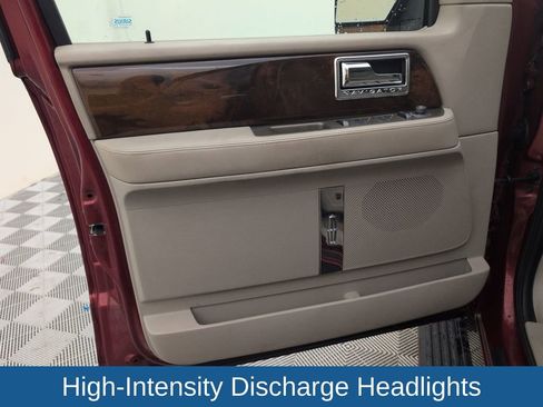 Used 2014 Lincoln Navigator 2WD image 34