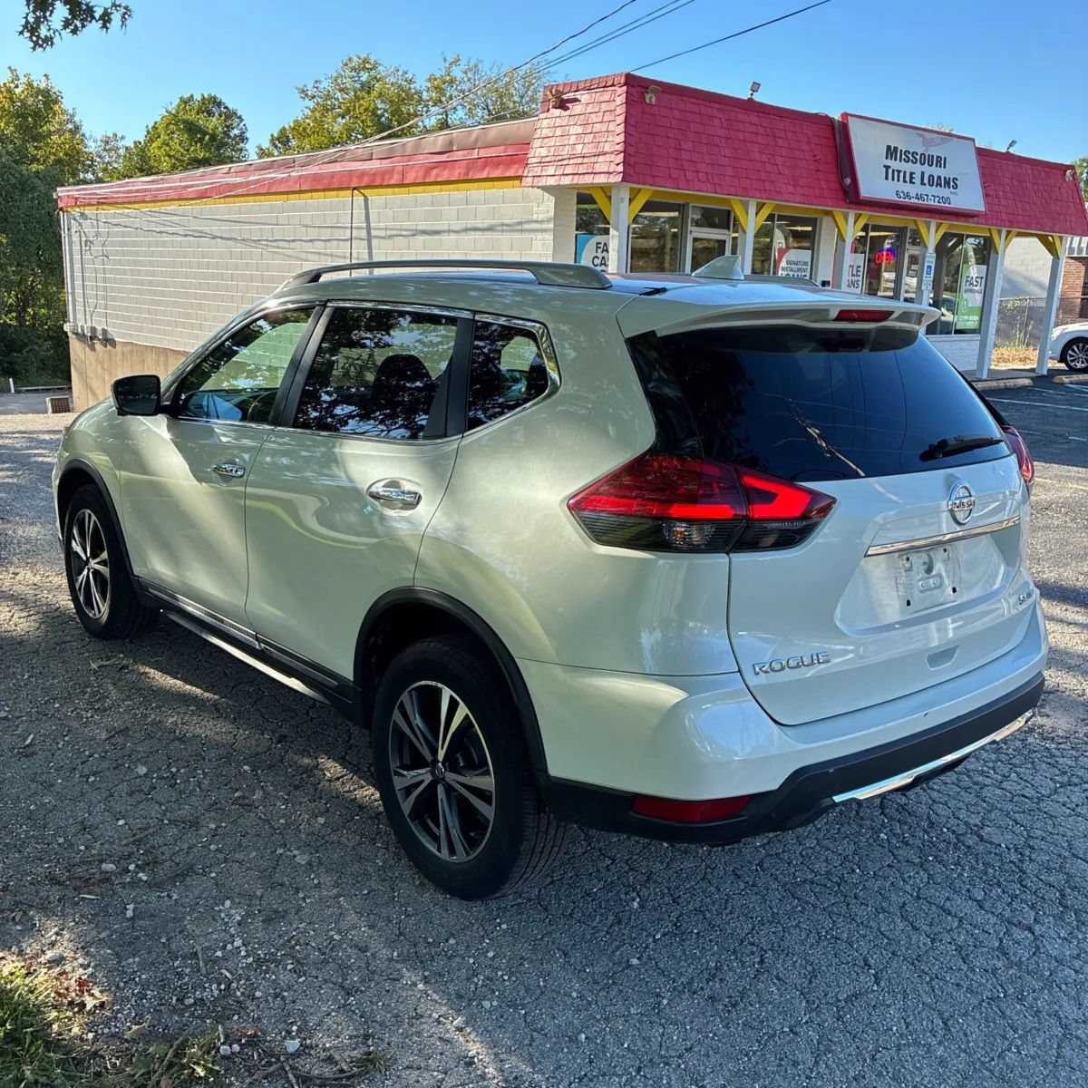 Used 2017 Nissan Rogue SL w/ SL Premium Package AWD/4WD image 5