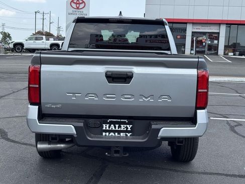 Used 2026 Toyota Tacoma SR5 AWD/4WD image 23