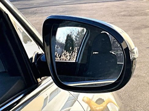 Used 2018 Kia Sorento LX image 22