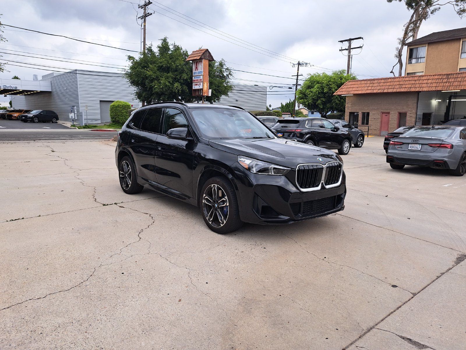 Used 2024 BMW X1 M35i AWD/4WD image 3