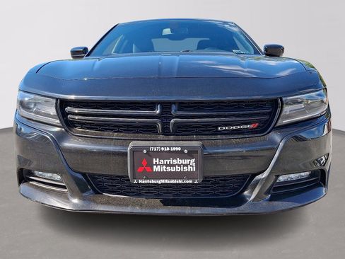 Used 2019 Dodge Charger SXT AWD/4WD image 2