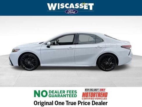 Used 2023 Toyota Camry XSE image 2