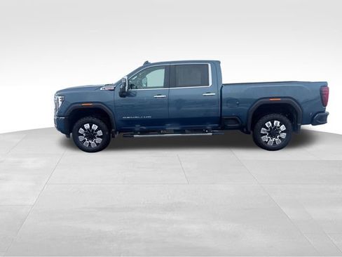 Used 2025 GMC Sierra 3500 Denali w/ Denali Reserve Package image 2