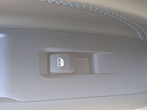 New 2026 Jeep Compass Latitude AWD/4WD image 25