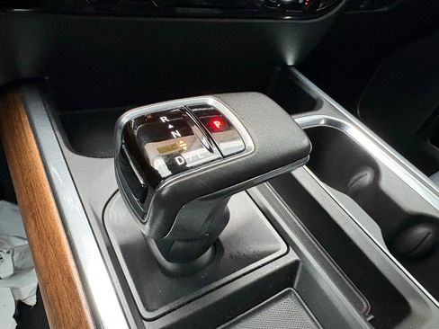 Used 2022 Chevrolet Silverado 1500 High Country w/ Technology Package image 43