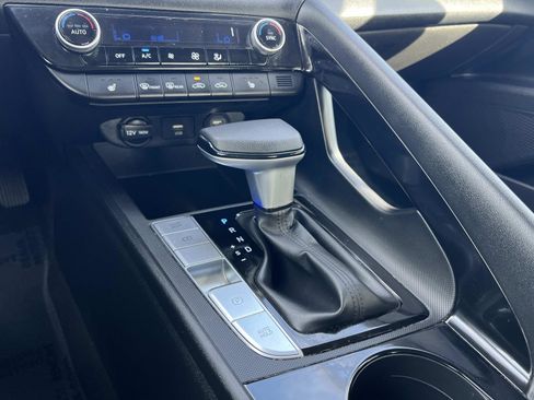 Used 2021 Hyundai Elantra Blue image 16