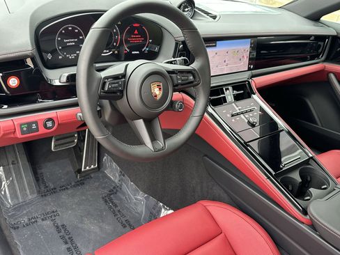 New 2026 Porsche Panamera 4 image 4