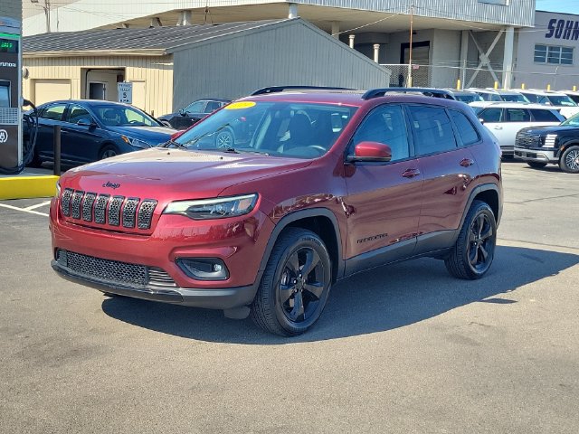 Used 2019 Jeep Cherokee Latitude Plus AWD/4WD image 2