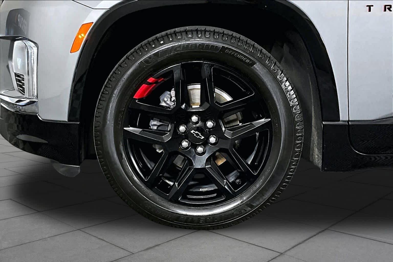 Used 2023 Chevrolet Traverse Premier w/ Redline Edition AWD/4WD image 10