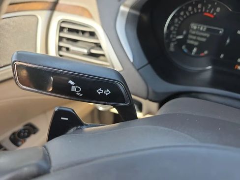 Used 2017 Lincoln MKZ Reserve FWD image 23