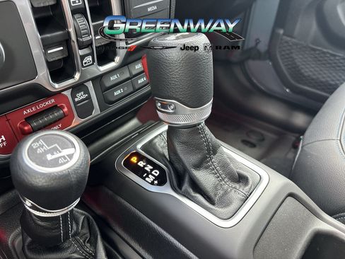 Used 2025 Jeep Wrangler Unlimited Sport AWD/4WD image 24