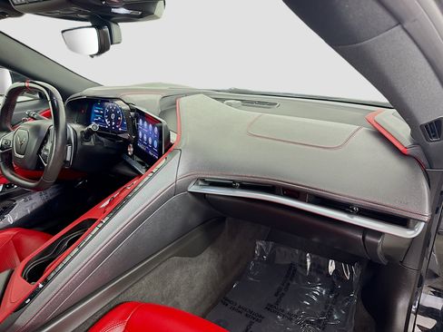 Used 2022 Chevrolet Corvette Stingray Preferred Cpe w/ Z51 Performance Package RWD image 28