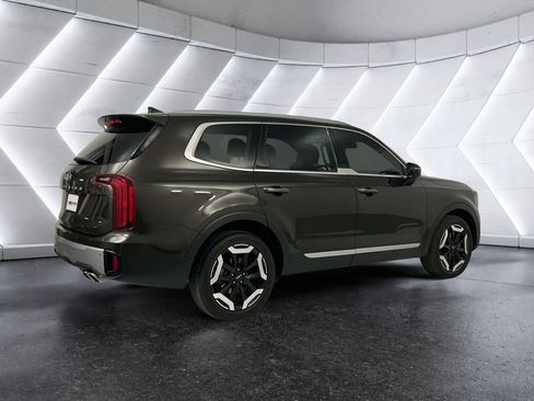 Used 2023 Kia Telluride S w/ S Sunroof Package FWD image 4