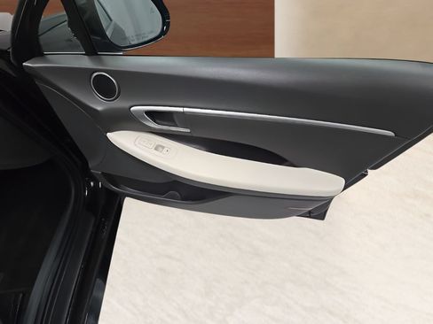 Used 2025 Hyundai Sonata SEL FWD image 25