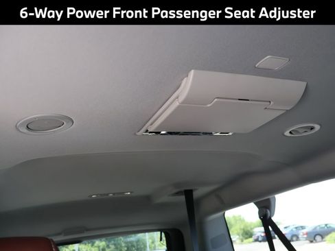 Used 2019 Chevrolet Suburban Premier w/ Premier Plus Edition AWD/4WD image 17