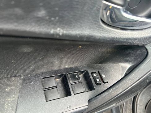 Used 2019 Toyota Corolla LE FWD image 16