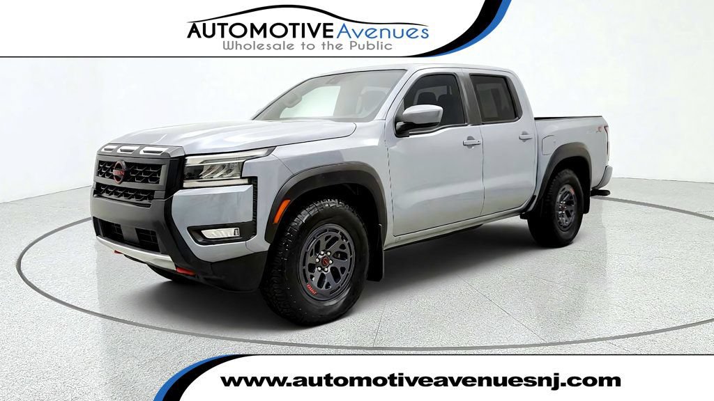 Used 2025 Nissan Frontier Pro-X RWD image 1