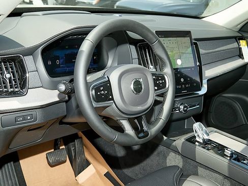 New 2026 Volvo XC90 T8 Ultra w/ Protection Package AWD/4WD image 13
