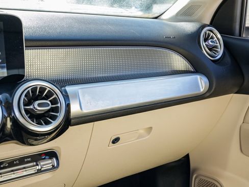 Used 2021 Mercedes-Benz GLB 250 image 30