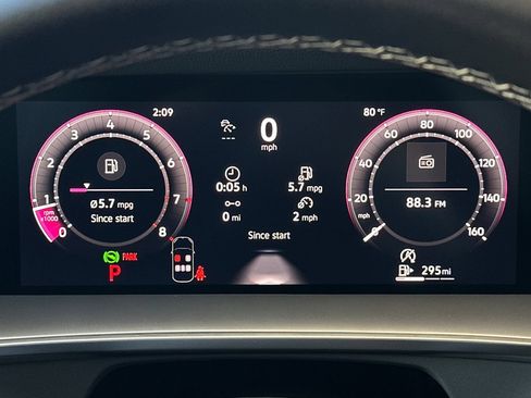 New 2026 Volkswagen Tiguan SE FWD image 23