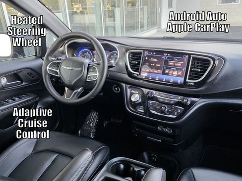 Used 2025 Chrysler Pacifica Select FWD image 47
