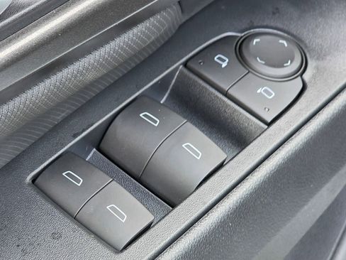 New 2026 Chevrolet Equinox EV LT image 21