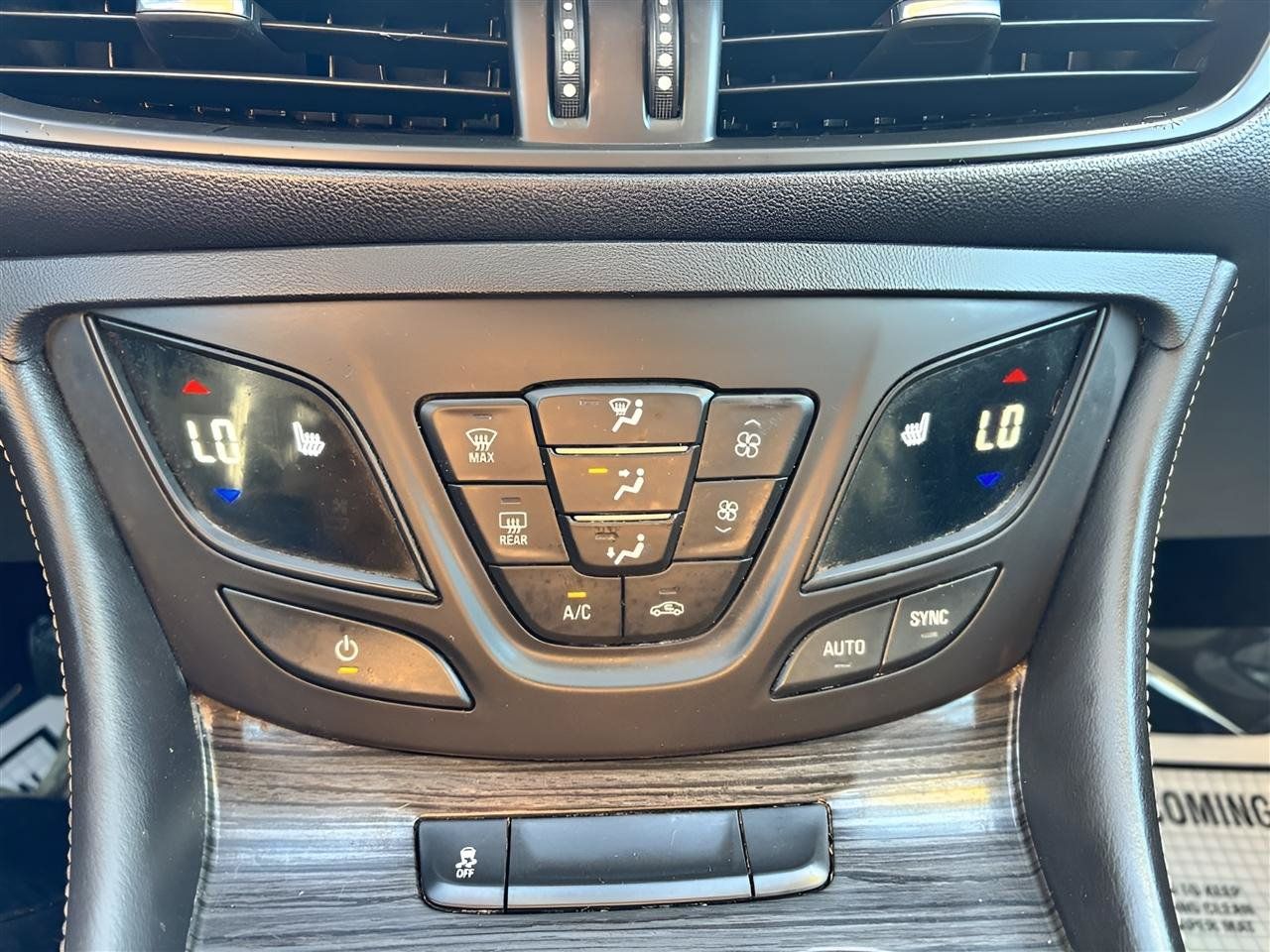 Used 2017 Buick Envision Essence AWD/4WD image 22