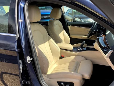 Used 2018 BMW 530i image 8