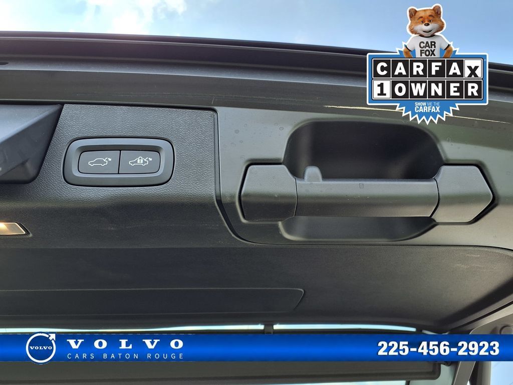 Certified 2023 Volvo XC60 B5 Plus w/ Climate Package AWD/4WD image 12