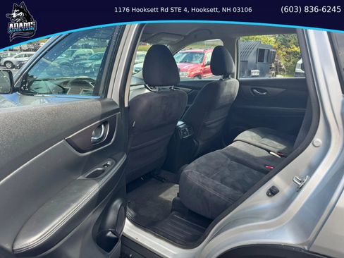 Used 2016 Nissan Rogue S image 11