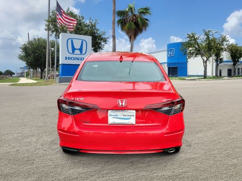 Used 2025 Honda Civic Sport image 5
