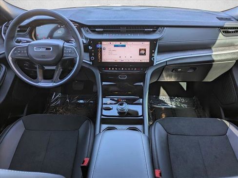 New 2026 Jeep Grand Cherokee Altitude image 14
