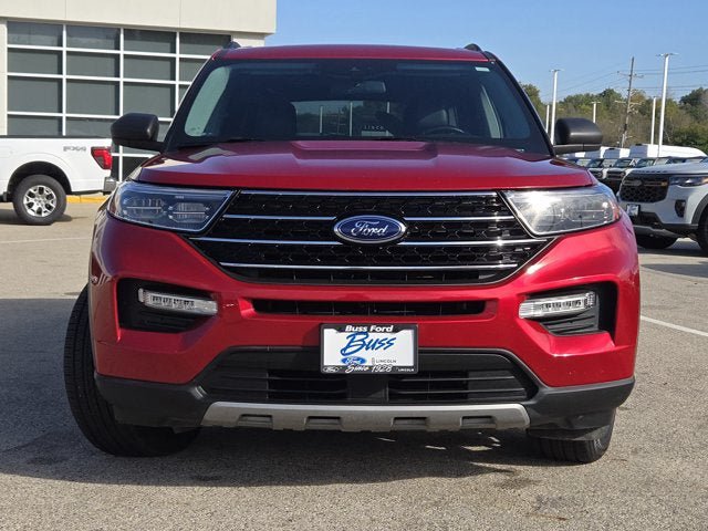 Used 2020 Ford Explorer XLT w/ Equipment Group 202A AWD/4WD image 2
