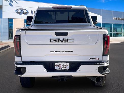 Used 2025 GMC Sierra 2500 AT4 w/ AT4 Premium Plus Package AWD/4WD image 4